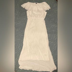 White off the shoulder lace sundress, size m
